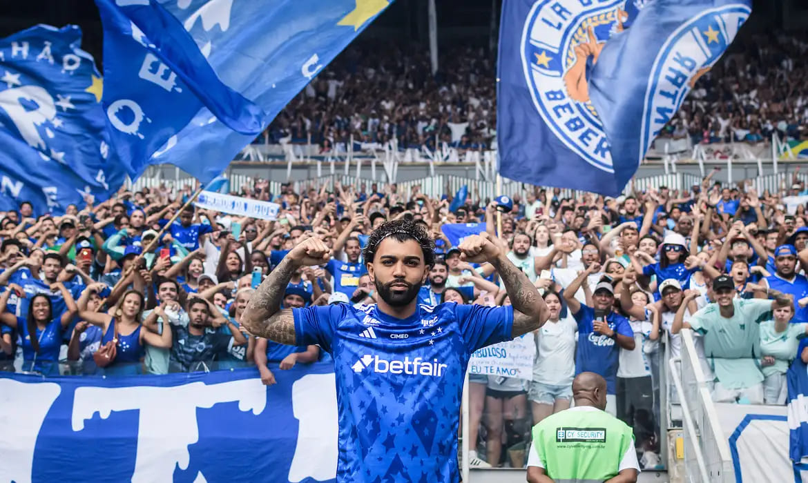 Gabigol é apresentado pelo Cruzeiro